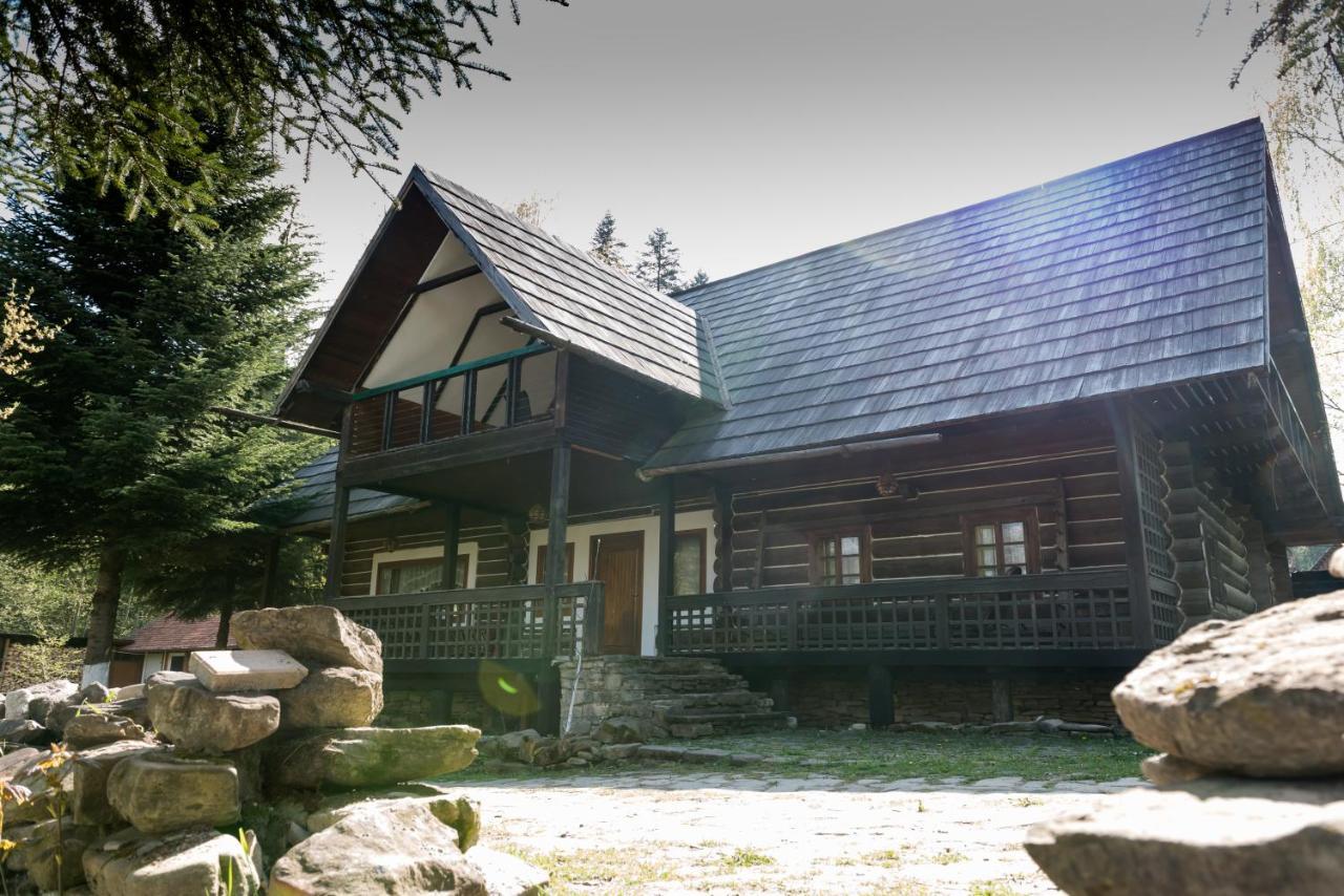 Pensiunea Casa Bunicilor Мэнэстиря-Гуморулуй Экстерьер фото