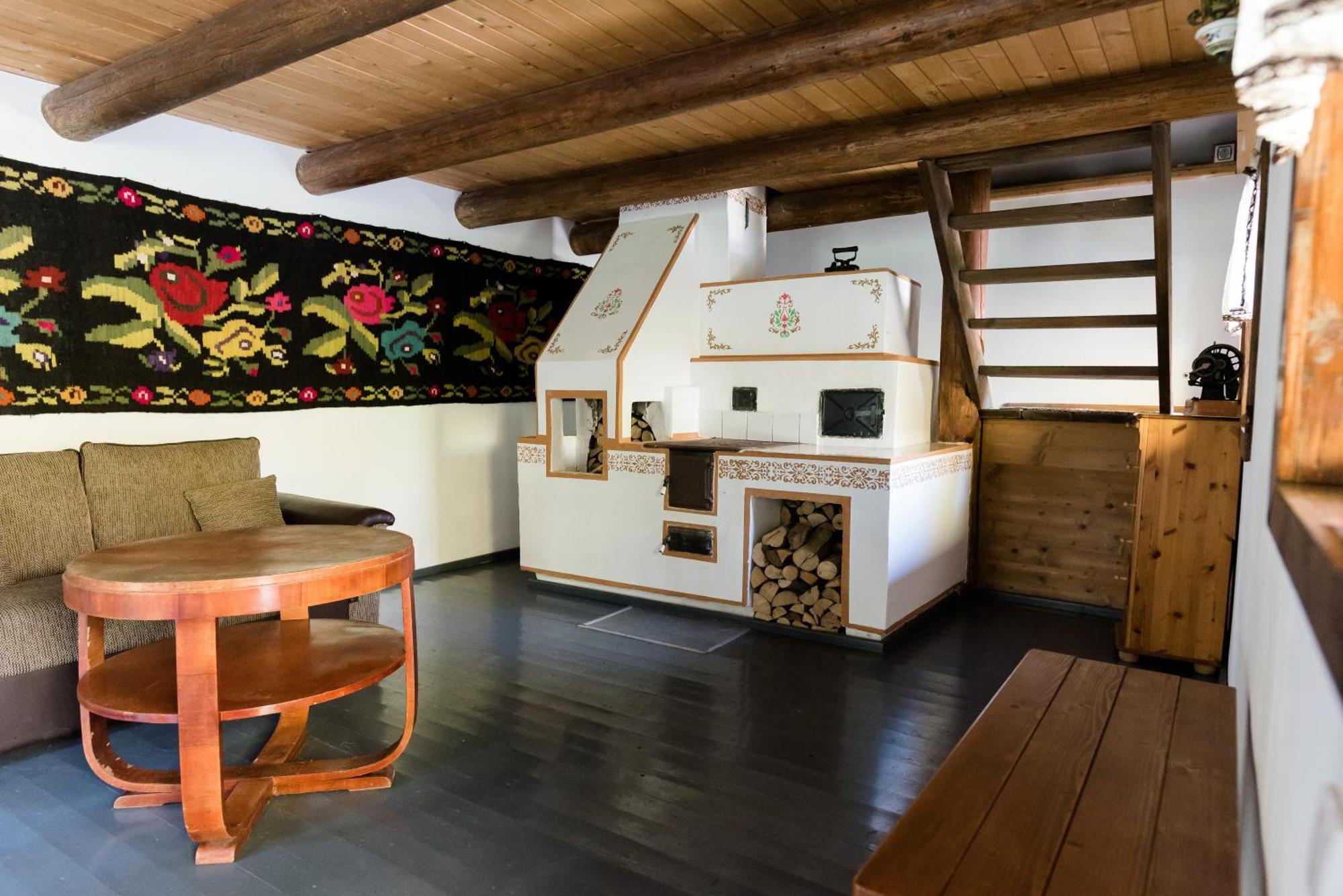Pensiunea Casa Bunicilor Мэнэстиря-Гуморулуй Экстерьер фото