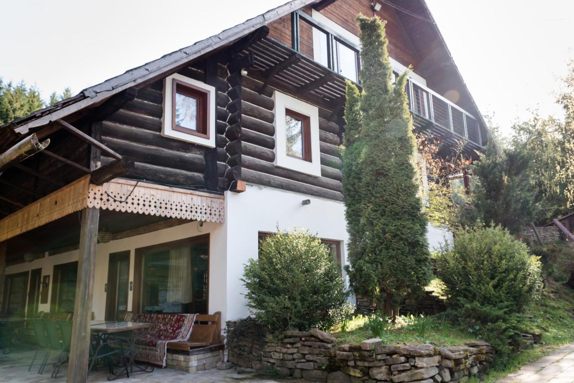 Pensiunea Casa Bunicilor Мэнэстиря-Гуморулуй Экстерьер фото