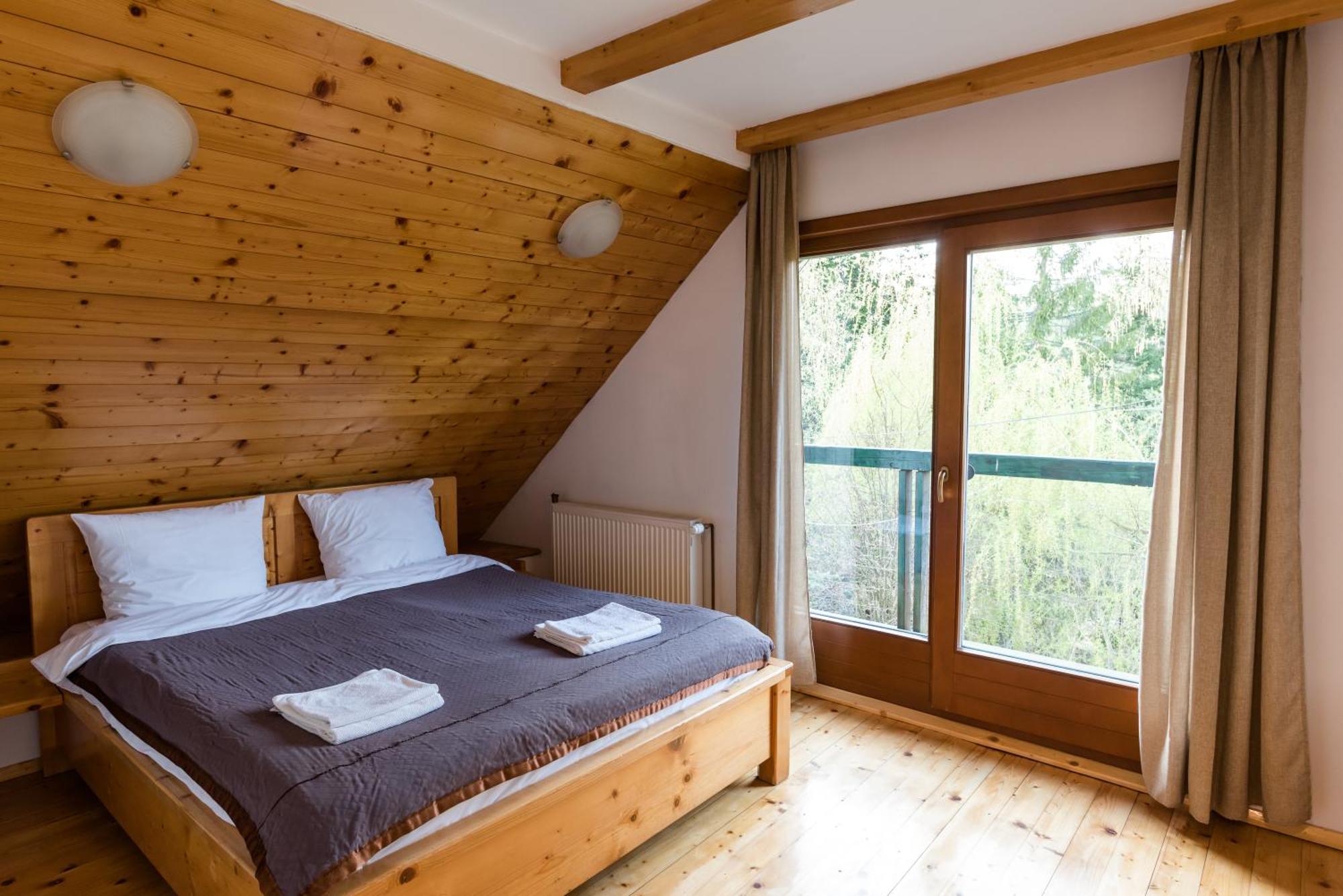 Pensiunea Casa Bunicilor Мэнэстиря-Гуморулуй Номер фото